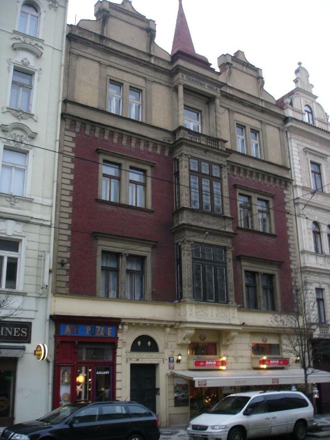 Black Eagle Apartments Prag Exterior foto
